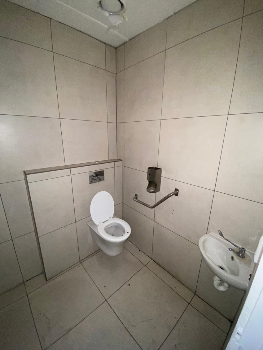 To Let commercial Property for Rent in Brackenfell Central Western Cape